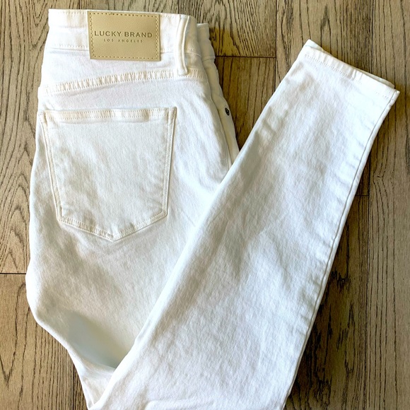 Lucky Brand skinny white jeans. - Picture 3 of 6